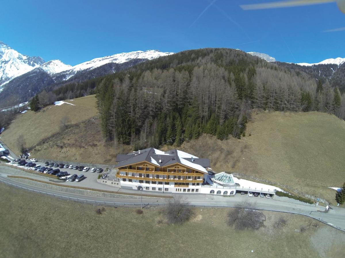 Hotel Kranebitt Val di Vizze Buitenkant foto